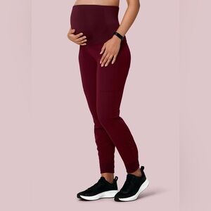 Mandala Maternity Scrub Joggers Size: Medium, Color: Wine